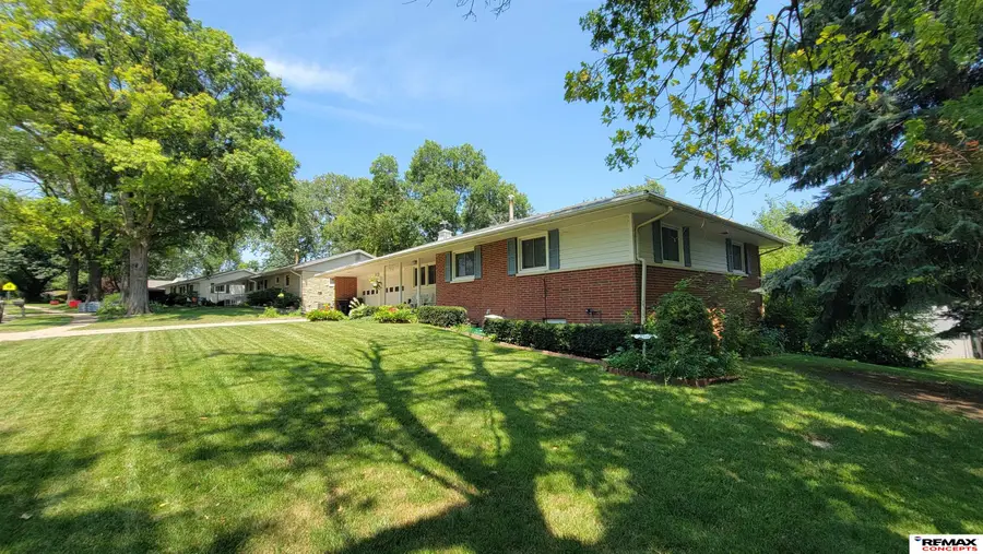 1940 E Bermuda Drive, Lincoln, NE 68506 - #3