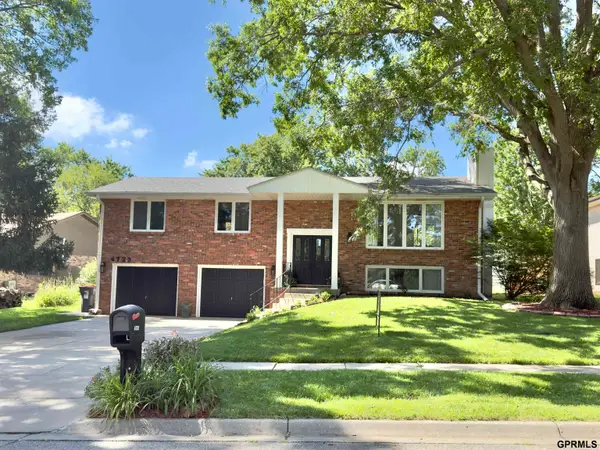 4723 Kirkwood Drive, Lincoln, NE 68516