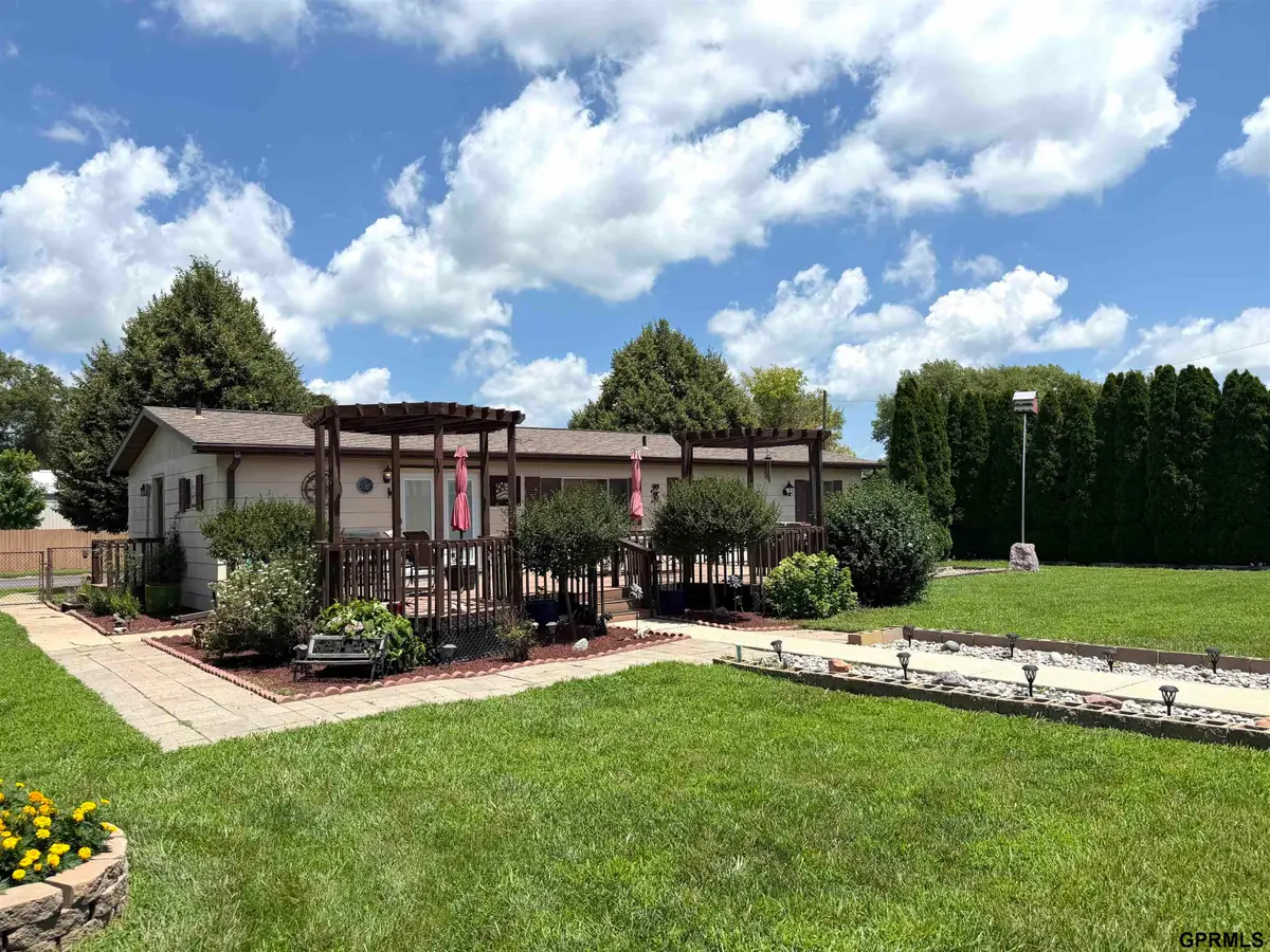 209 E 6th Street, Davenport, NE 68335 - #1