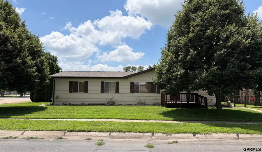 209 E 6th Street, Davenport, NE 68335 - #2