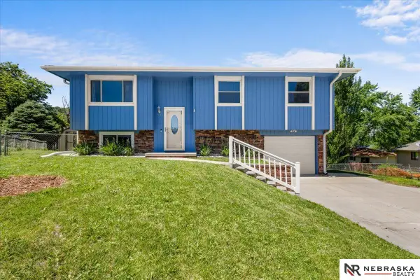 7704 Birch Court, La Vista, NE 68128