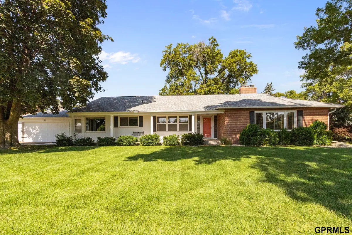1802 S 76th Avenue, Omaha, NE 68124 - #1