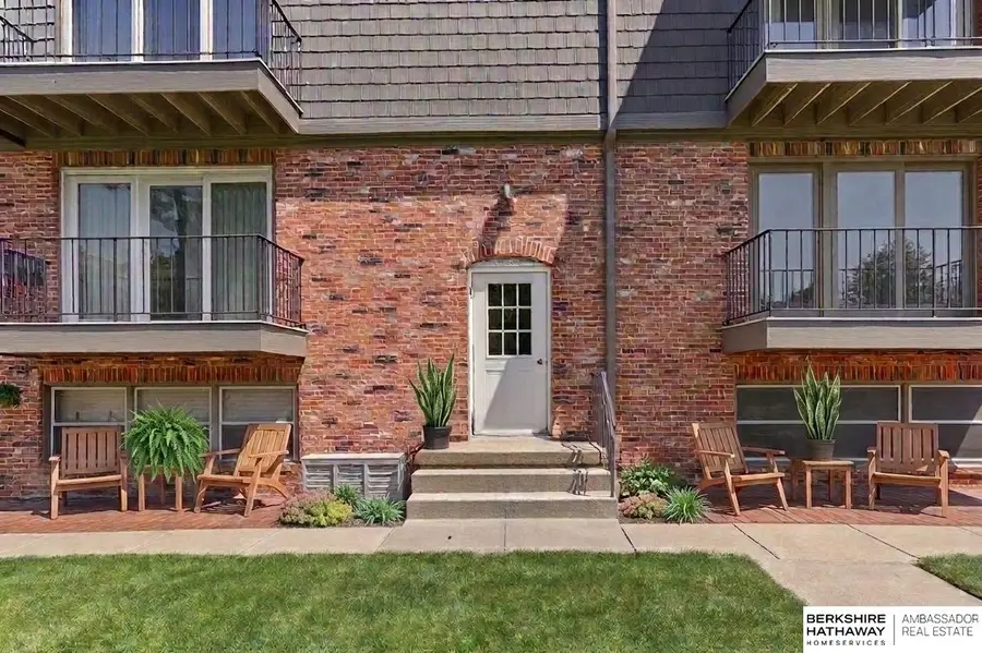 12737 Woodcrest Plaza #3-119, Omaha, NE 68137 - #2