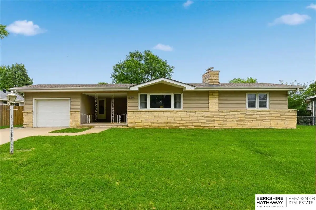 8209 S 40th Street, Bellevue, NE 68147 - #1