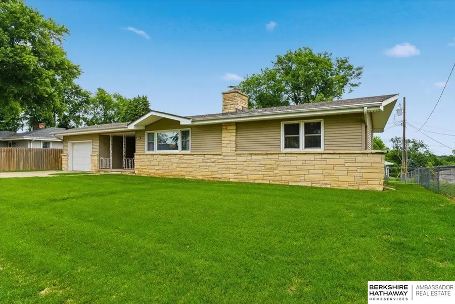 8209 S 40th Street, Bellevue, NE 68147 - #2