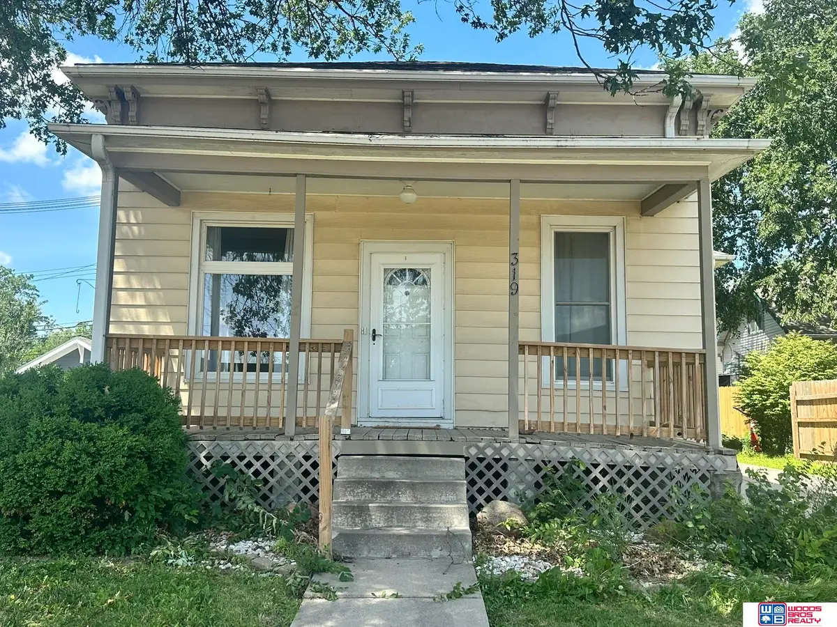 319 S 4th Street, Seward, NE 68434 - #1