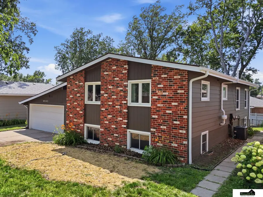4845 Cresthaven Drive, Lincoln, NE 68516 - #2