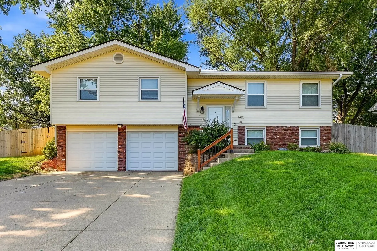 1425 Cherry Tree Lane, Papillion, NE 68133 - #1