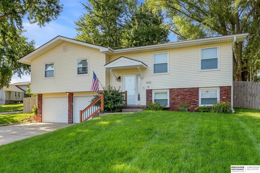 1425 Cherry Tree Lane, Papillion, NE 68133 - #2