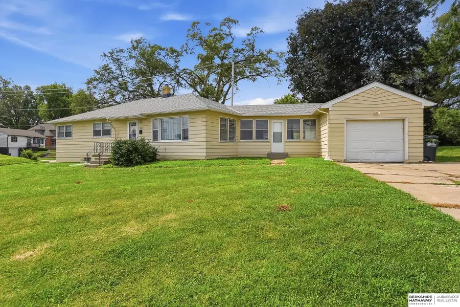 3903 Redick Avenue, Omaha, NE 68112 - #3