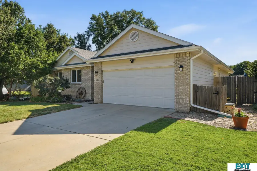 2320 SW 17th Street, Lincoln, NE 68522 - #2