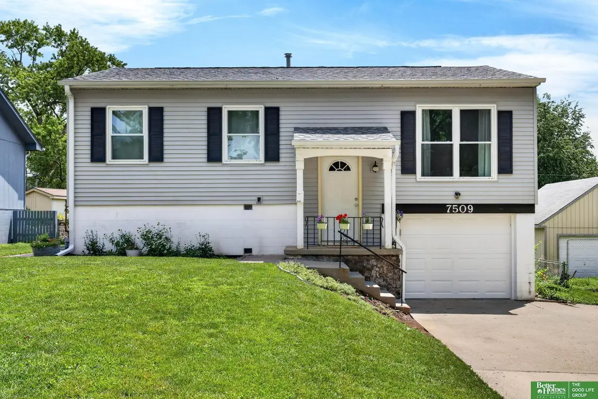 7509 Elizabeth Street, La Vista, NE 68128 - #1
