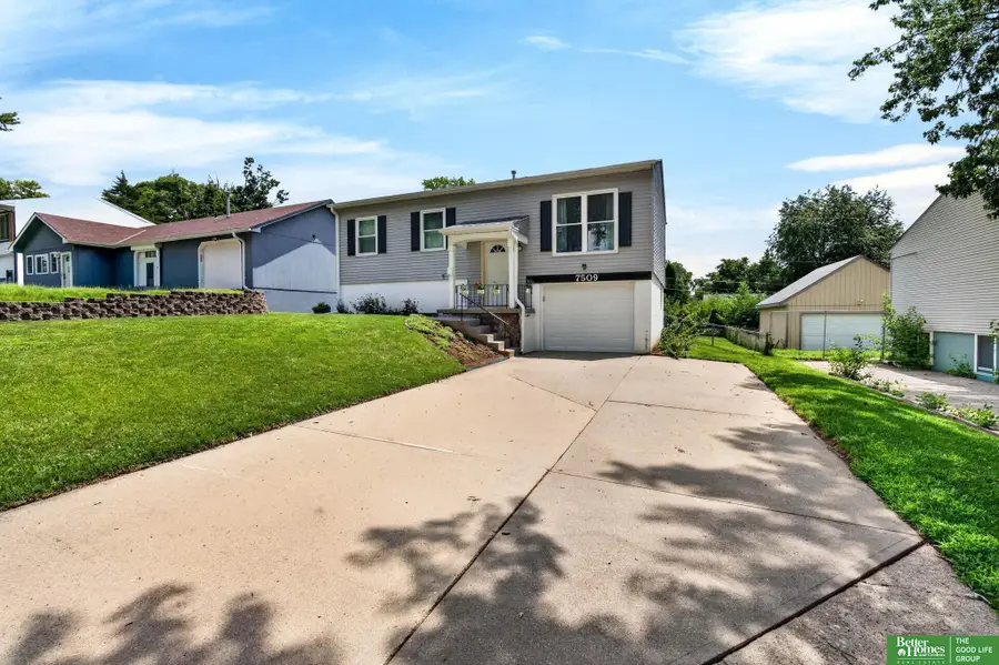 7509 Elizabeth Street, La Vista, NE 68128 - #2
