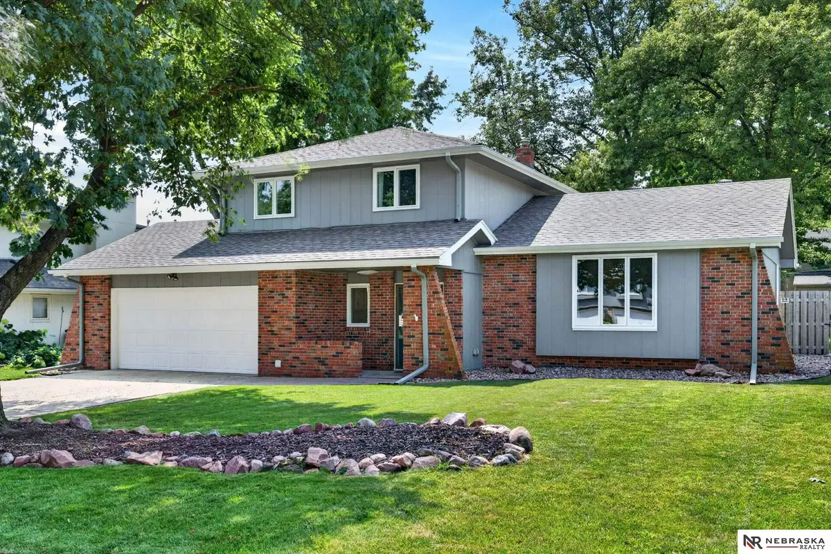 638 S 215th Street, Elkhorn, NE 68022 - #1