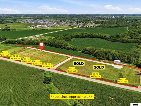 5655 Hickman Road #B1-L3, Hickman, NE 68372
