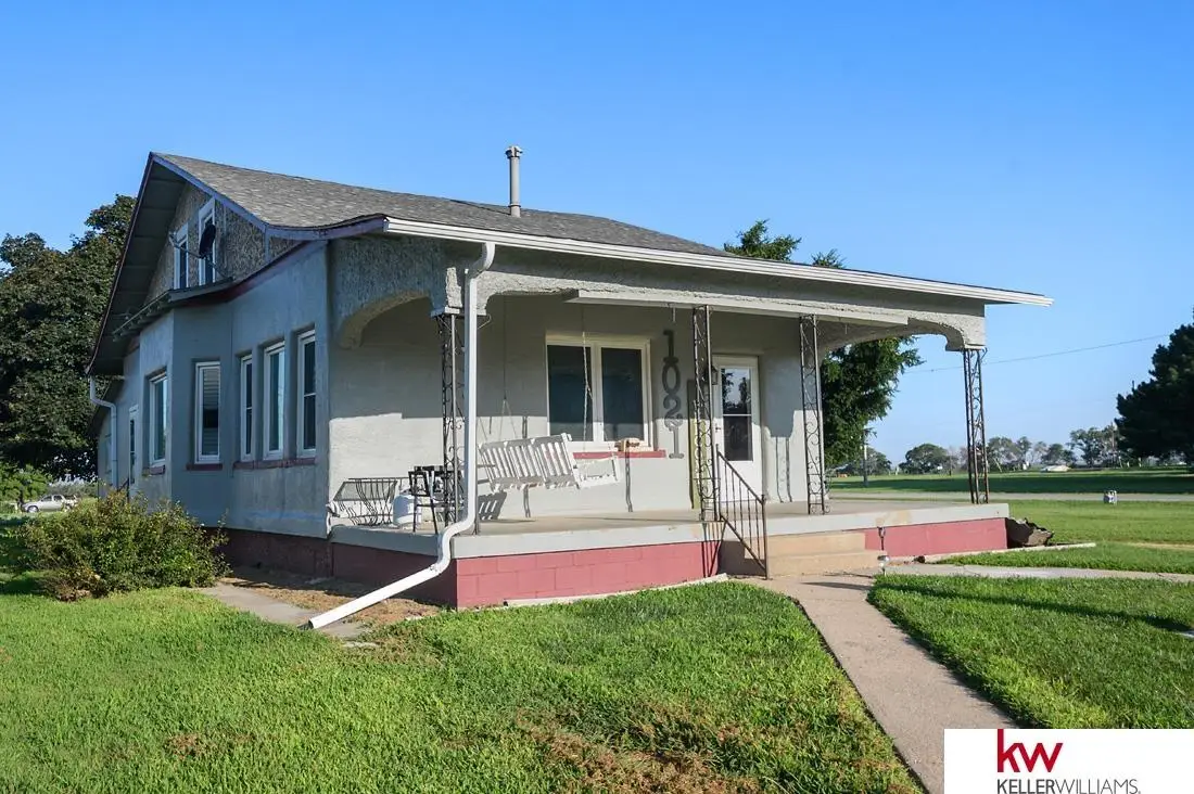 1021 Thayer Avenue, Chester, NE 68327 - #1