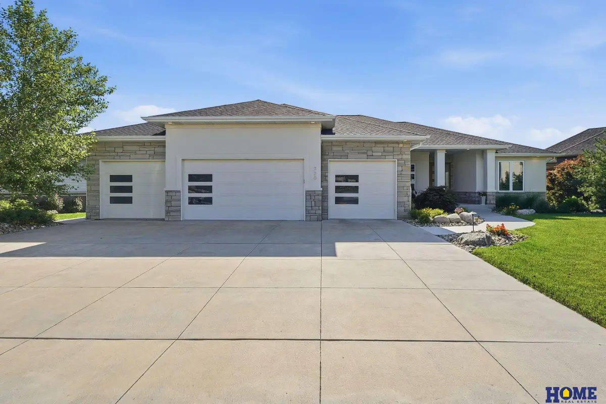 720 N 100th Street, Lincoln, NE 68527 - #1