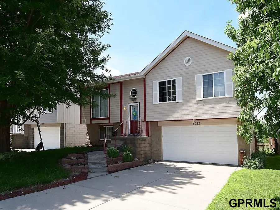 5922 S 186th Avenue, Omaha, NE 68135 - #2