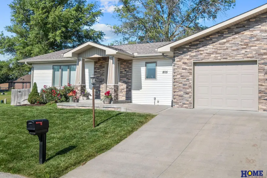805 Country View, Firth, NE 68358 - #2