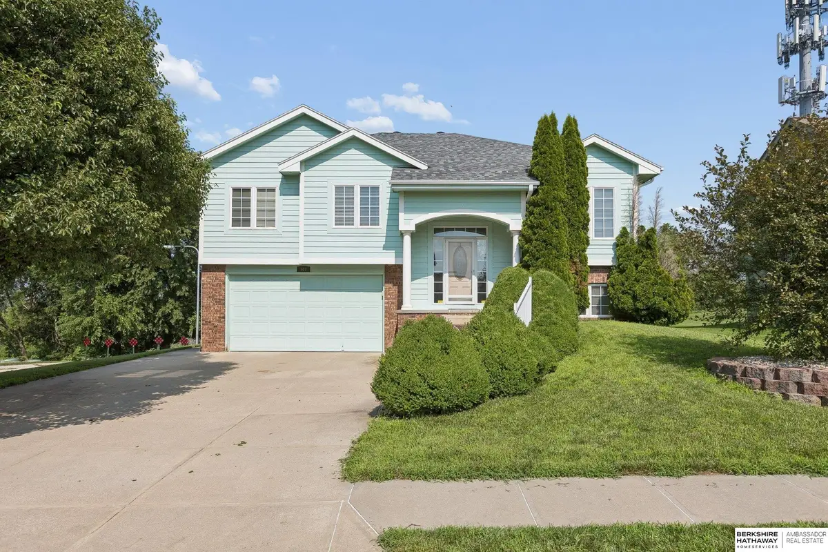 707 Tupelo Lane, Papillion, NE 68133 - #1