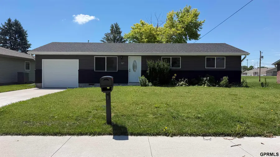 927 16th Street, Gothenburg, NE 69138 - #2