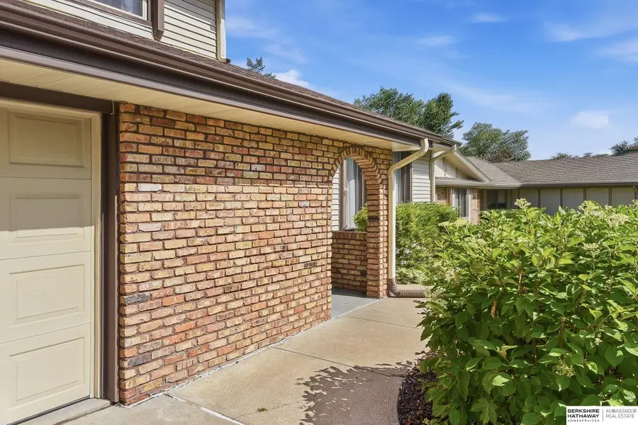 867 S 156th Avenue, Omaha, NE 68118 - #3