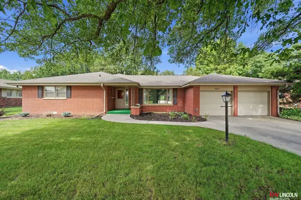 511 Lakewood Drive, Lincoln, NE 68510
