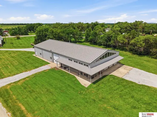 602 W 2nd Street, Blue Springs, NE 68318