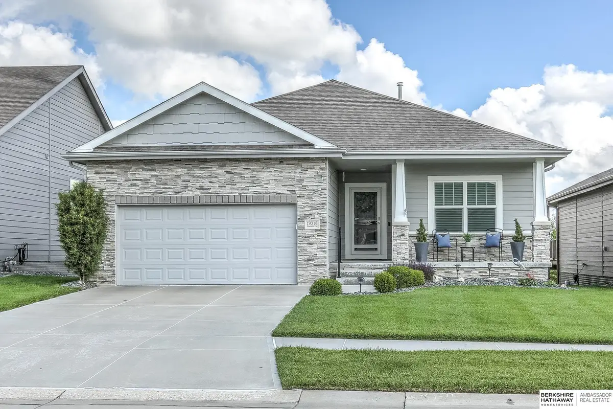 19318 Franklin Circle, Chicago, NE 68022 - #1