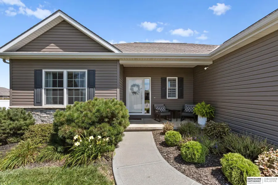 20454 Meredith Circle, Elkhorn, NE 68022 - #2