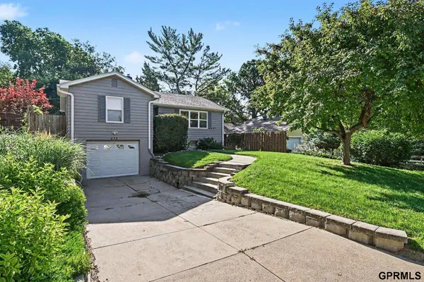 835 S 67 Avenue, Omaha, NE 68106