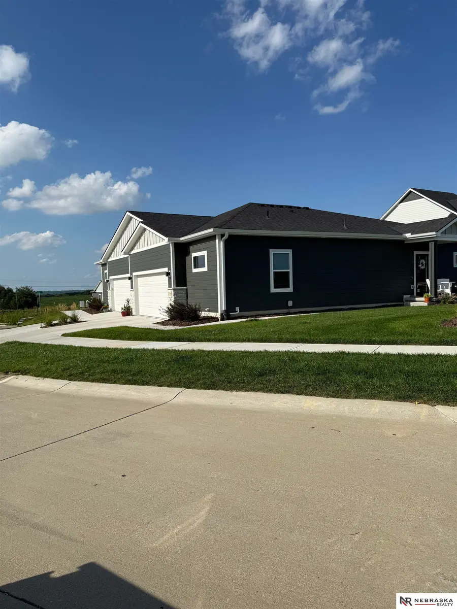 4572 Schilling Court, Bellevue, NE 68133 - #3