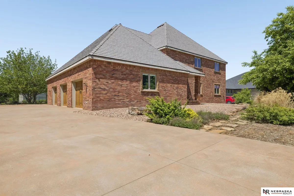 6525 Rolling Hills Court, Lincoln, NE 68512 - #1