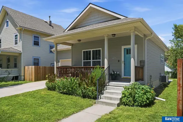2206 E Street, Lincoln, NE 68510