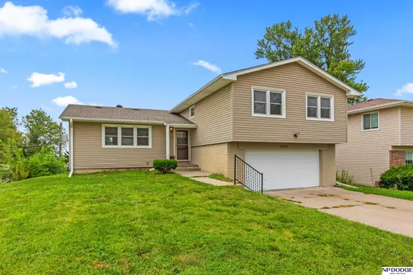 1720 N 106 Street, Omaha, NE 68114