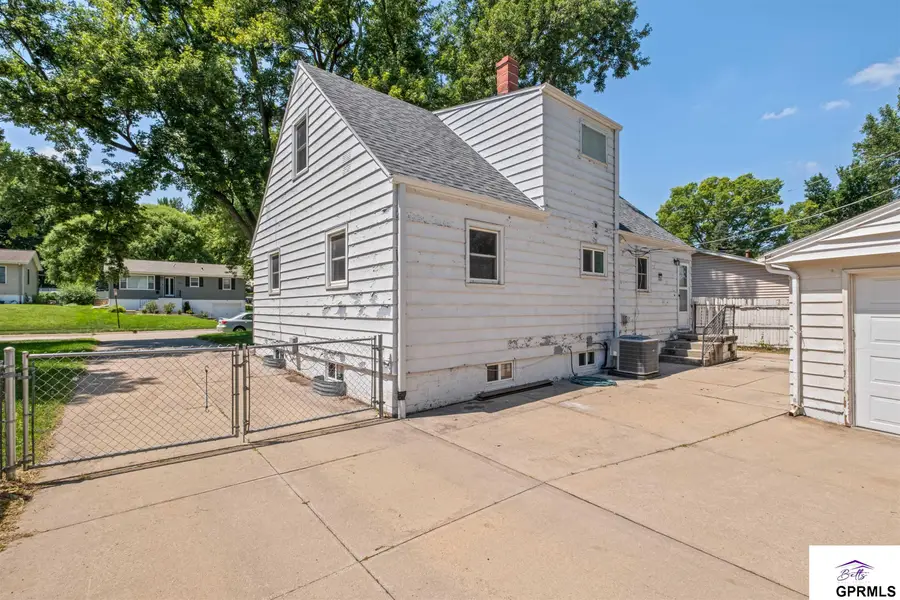 8918 Westridge Drive, Omaha, NE 68124 - #3