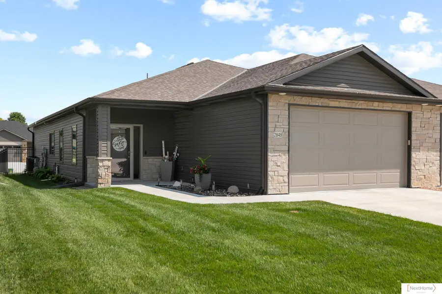 2848 Sheila Lane, Lincoln, NE 68516 - #2