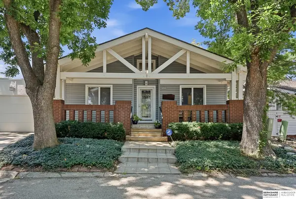 212 N 127th Plaza, Omaha, NE 68154