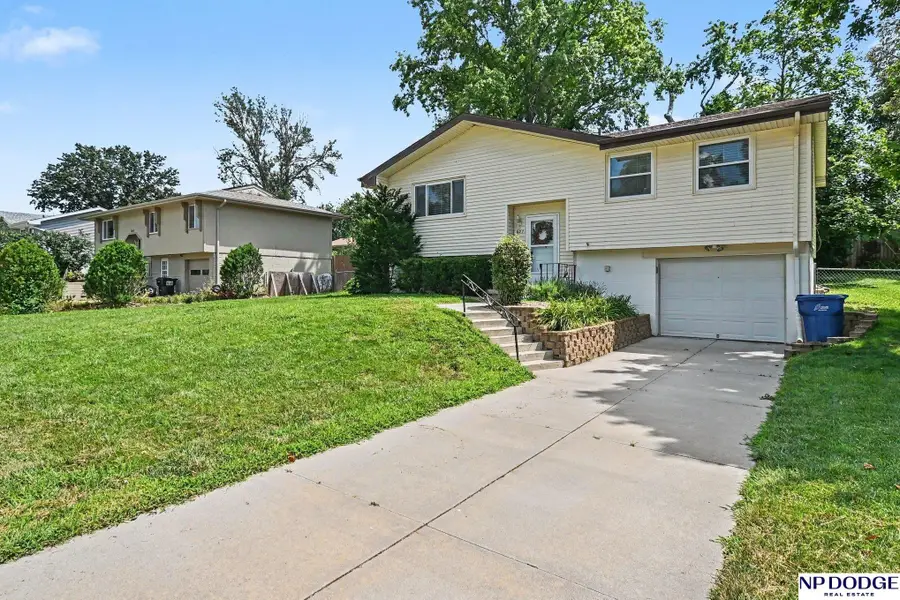 601 Chestnut Drive, Gretna, NE 68028 - #2