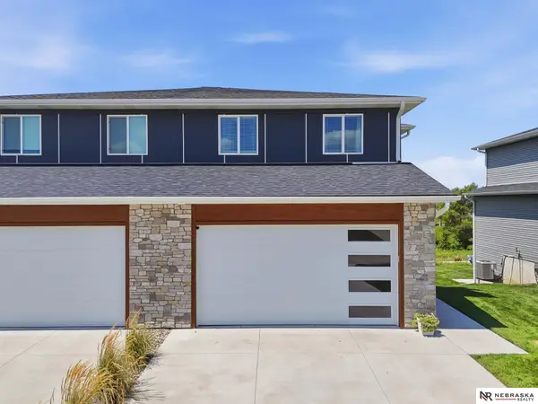 929 Titan Drive, Hickman, NE 68372