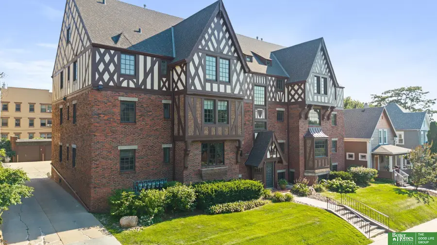 4907 Davenport Street #11, Omaha, NE 68132 - #3