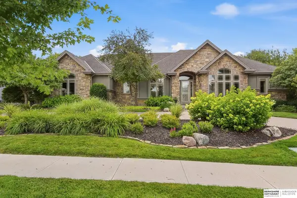 18905 Lafayette Avenue, Elkhorn, NE 68022