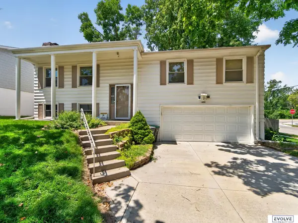 1724 N 107th Avenue, Omaha, NE 68114