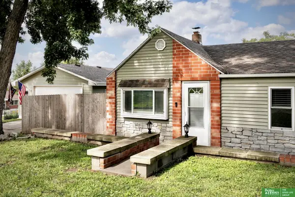 5034 S 53rd Street, Omaha, NE 68117