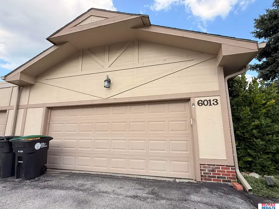 6013 Oak Hills Drive, Omaha, NE 68137 - #2