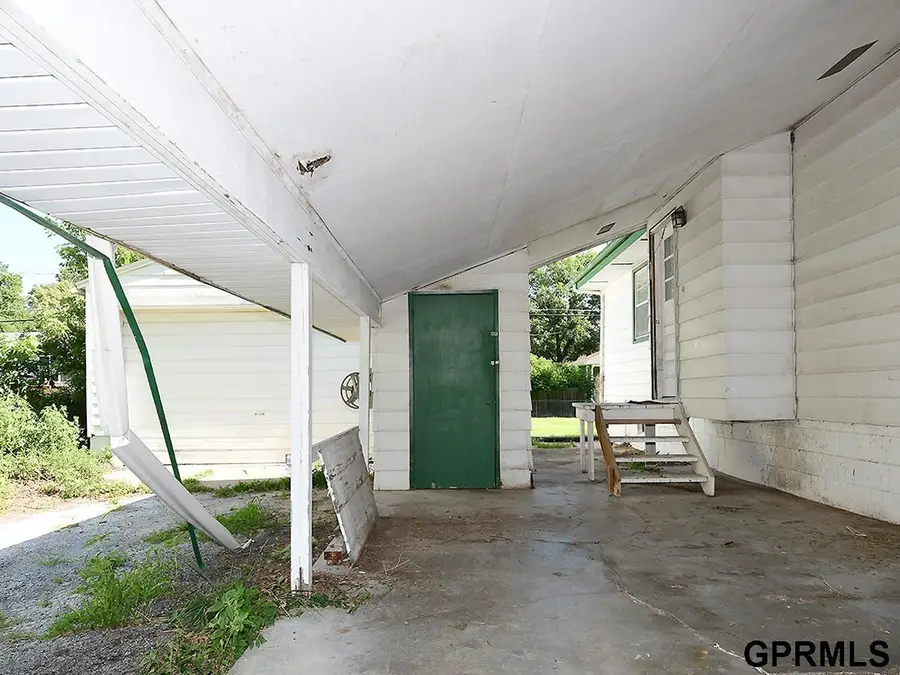 8718 Hamilton Street, Omaha, NE 68114 - #3