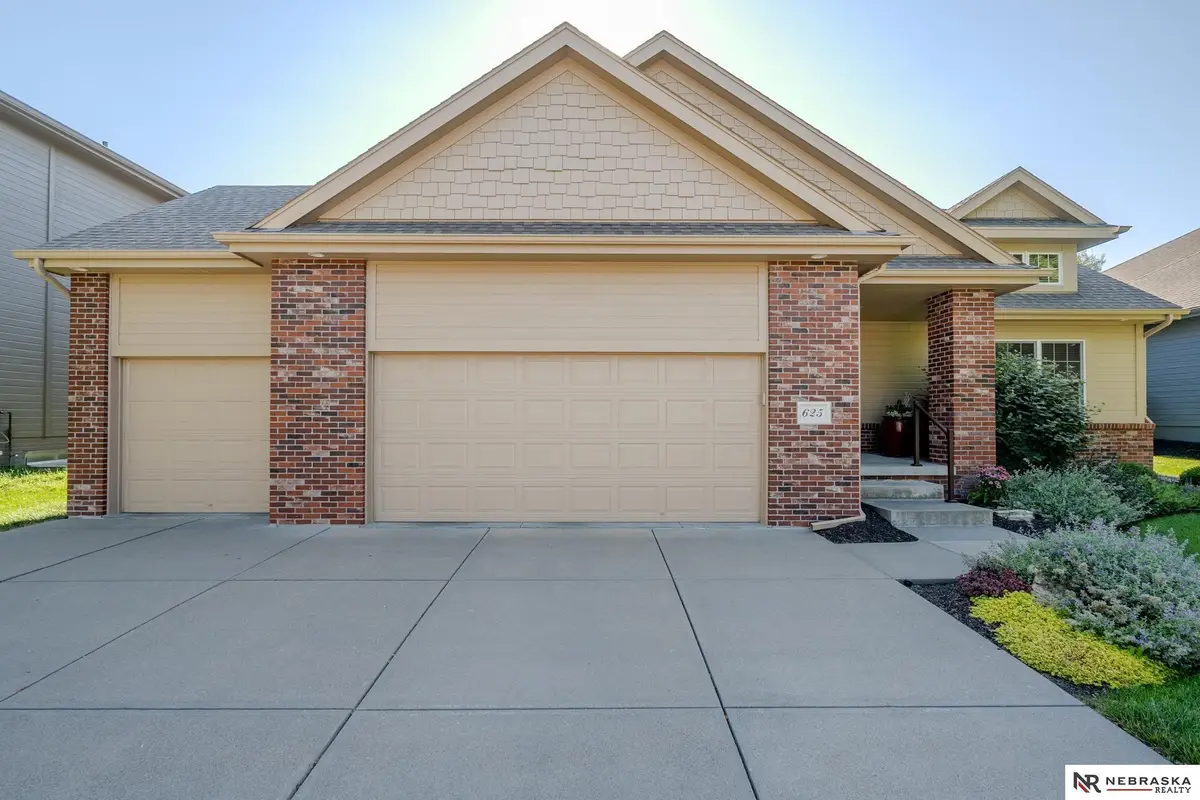 625 S 196th Avenue, Elkhorn, NE 68022 - #1