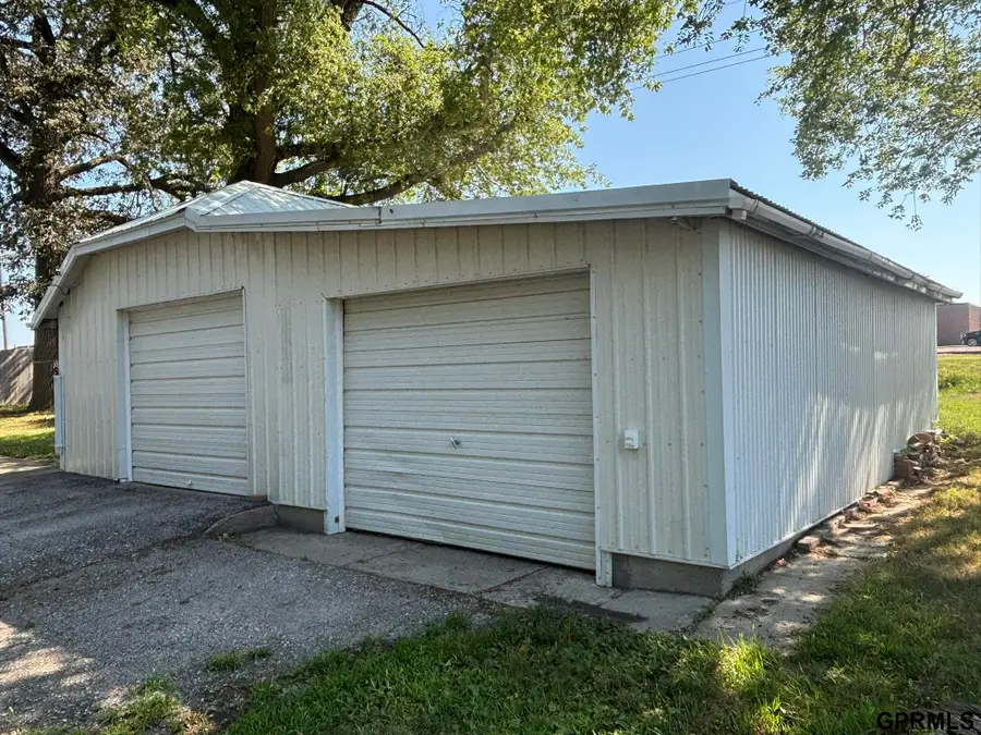 405 N Davis Street, Oakland, NE 68045 - #2