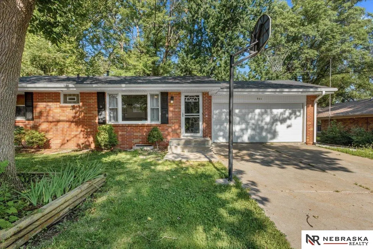 931 Rosewood Drive, Lincoln, NE 68510 - #1