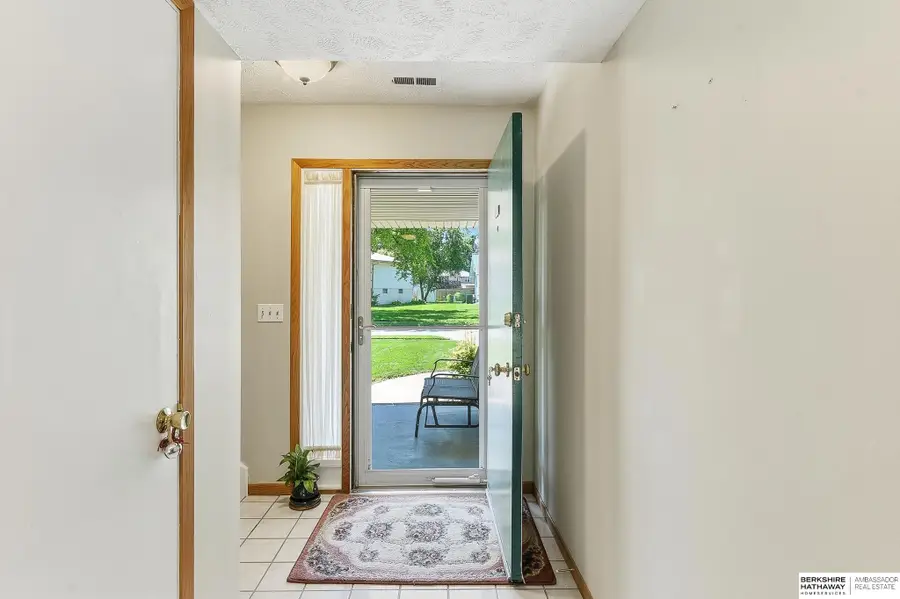 10529 O Street, Omaha, NE 68127 - #2